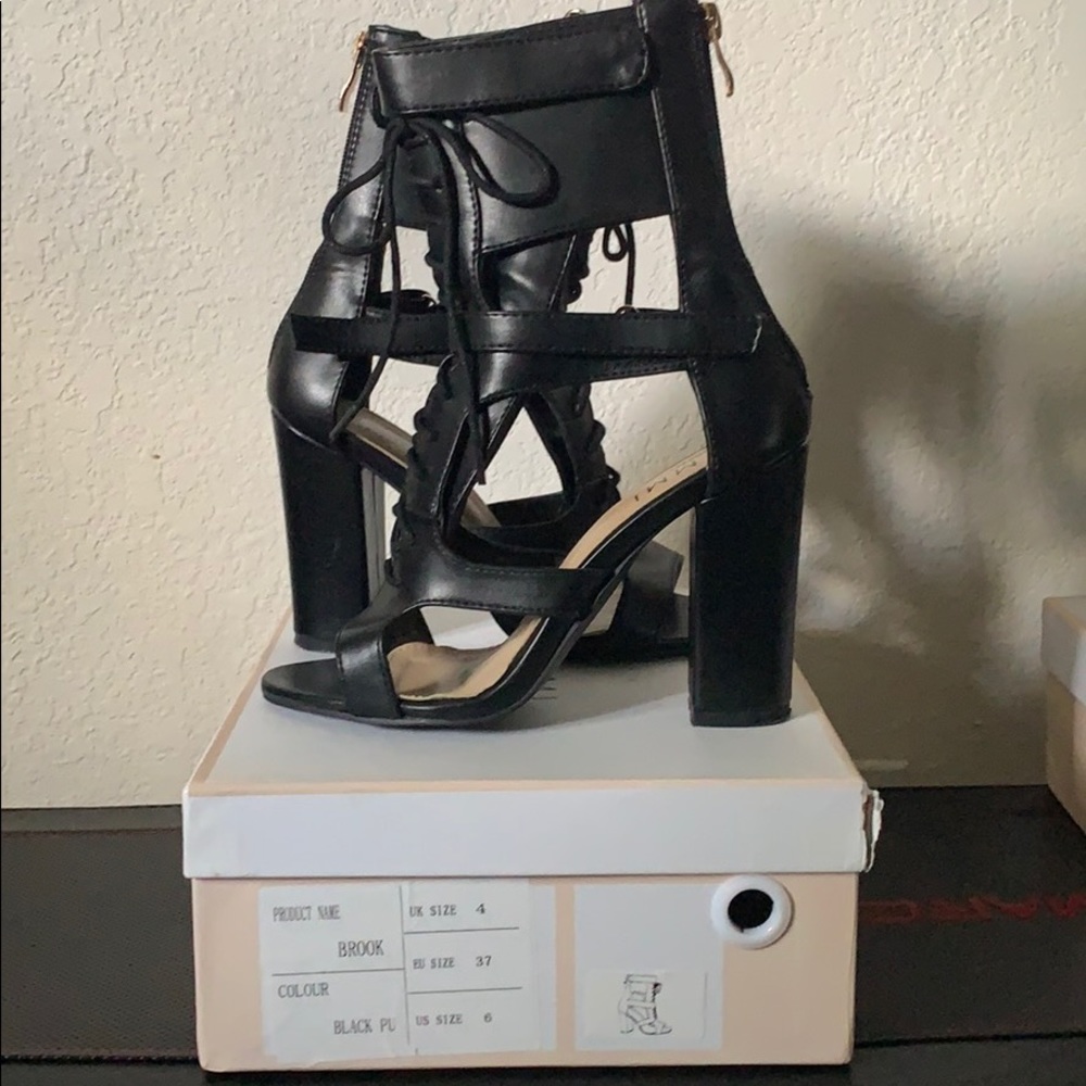 SIMMI London Brook heels